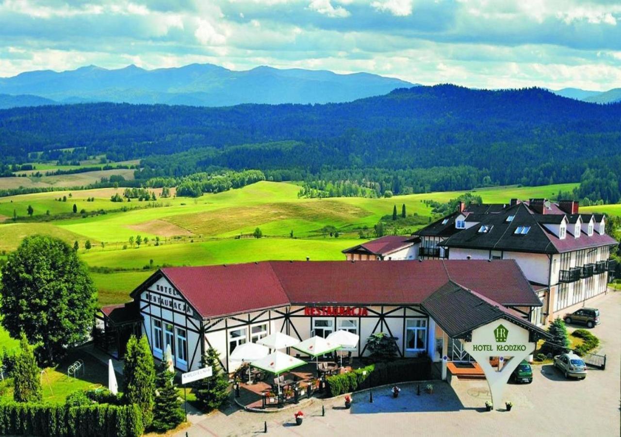 Hotel Metro Klodzko Luaran gambar