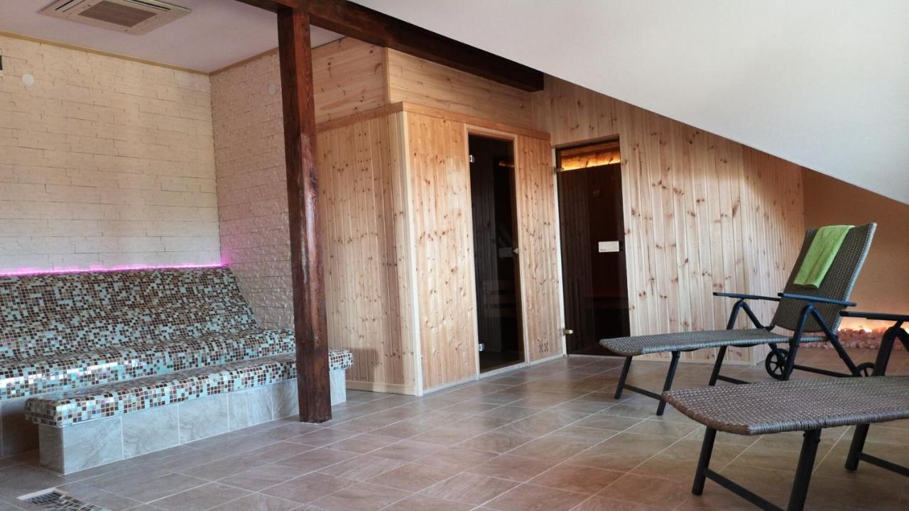 Hotel Metro Klodzko Luaran gambar