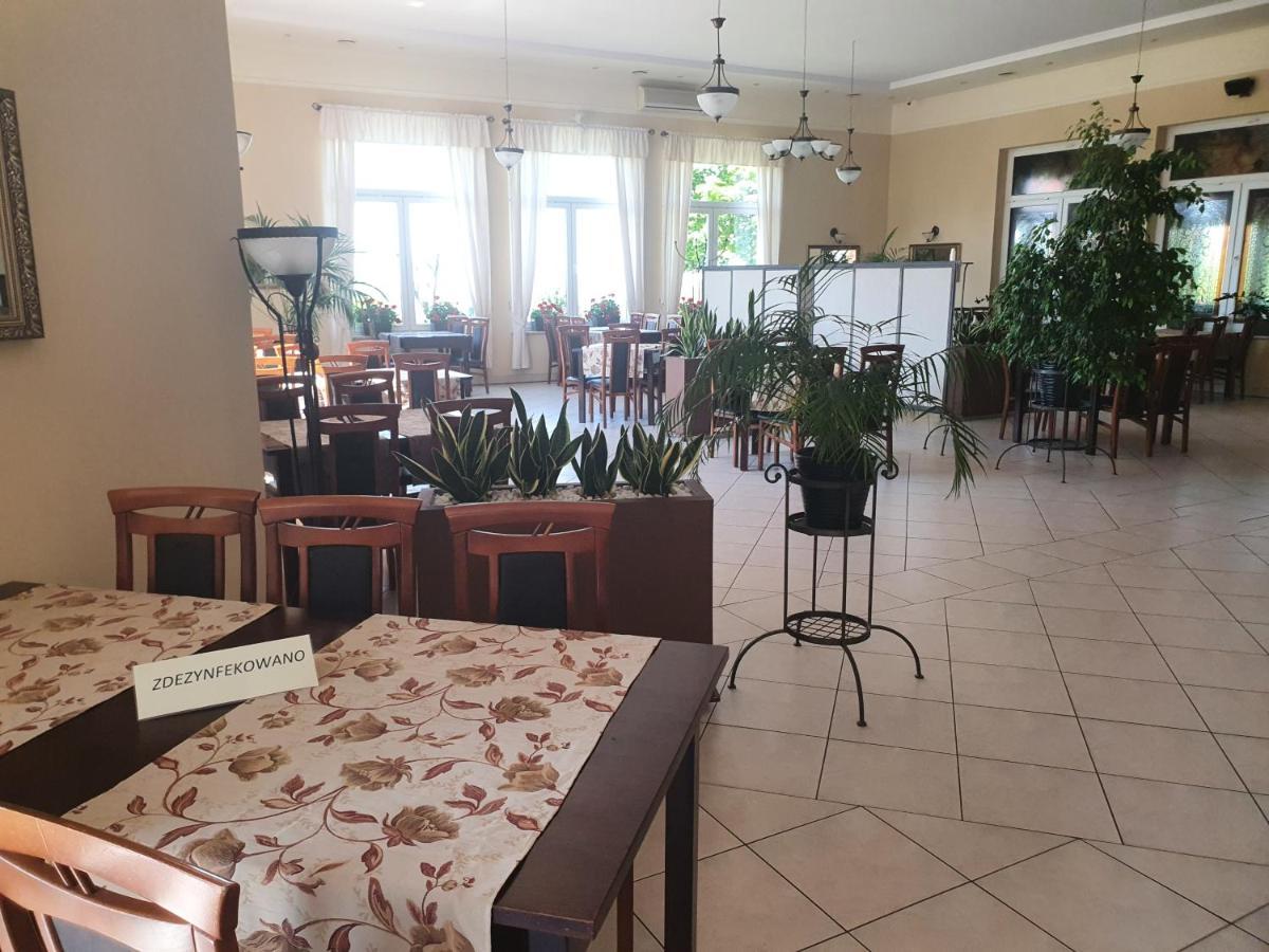 Hotel Metro Klodzko Luaran gambar